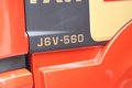 560马力自动档8×4 解放J6V和超越Q7谁强