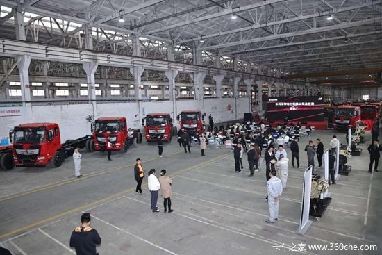 龙擎天下  锦程万里 搭载龙擎DDi47的东风随专平板运输车新品重磅发布