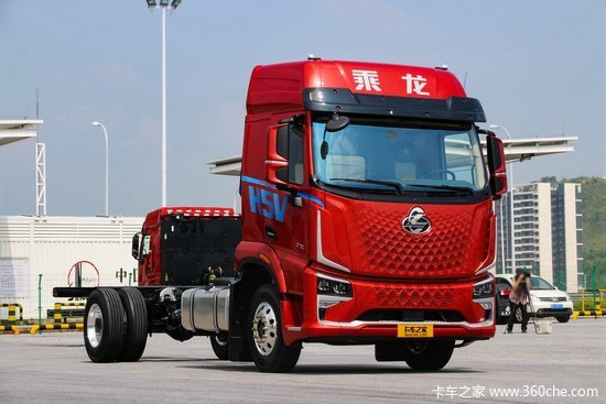 谁是6米8中的王者？六缸机高顶双卧可选AMT 解放J6G和乘龙H5V你站谁