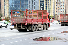 �г��۲죺���ϰ���С����װ����ˮ����