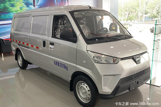 这一行为最高可罚2000元 为何各地司机仍趋之若鹜？