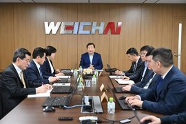 谭旭光：拥抱世界，跑赢未来！