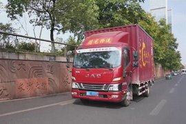 江淮轻卡骏铃超级能装、运输稳定，赢得湖南长沙卡姐青睐