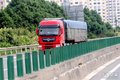 美国开卡车月入10万？看看中美差距在哪