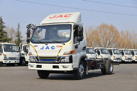 百公里不到7升 混动续航突破1000km 骏铃聚宝盆轻卡标配驻车空调