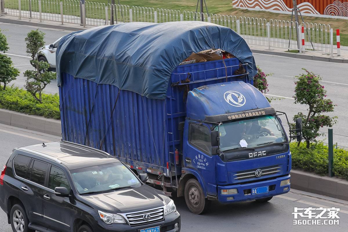 割開車頂超高裝貨？被抓**罰2萬元！