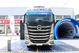 X13 580马力+12档AMT 北汽重卡复兴牵引车即将上市 卧铺宽度超1米