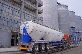 中集强冠全新一代食品级“全能王陀螺罐”粉罐车用户使用实录