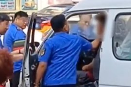 官方通报：河北三河打骂货车司机城管被停职处理