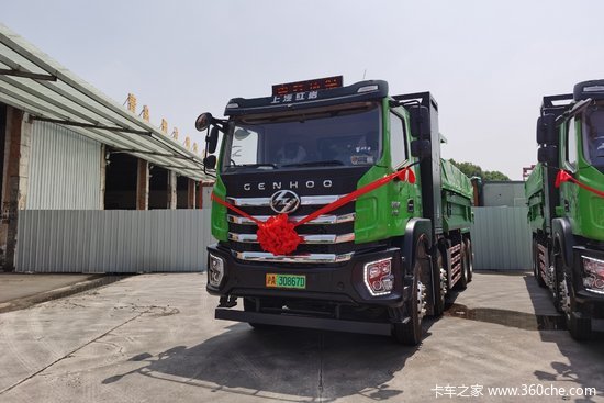 助力双碳 工程之王在行动 上汽红岩100辆新型智能渣土车在上海交付