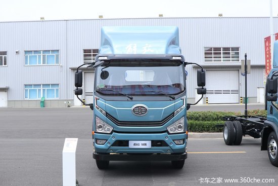 200马力配8档变速箱 解放虎6G还是双卧铺 18吨总重5.4米仓栅