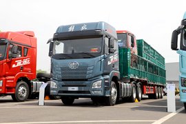 自搭顺风车！520马力配AMT 煤炭运输添利器JH6子母车