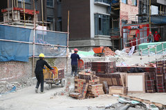 ������ʧ8000Ԫ�������֡���Ȼ��ˮǹ��