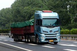 食用油液罐车占比大幅上升 平板挂车略有下降