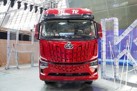 500马力配12档AMT 前四后八乘龙HK速报 还有1.1米宽卧铺