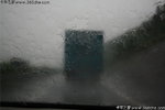 杜苏芮影响多地暴雨来袭 交通管制启动