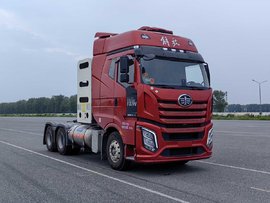 LNG/CNG随意切换 一汽解放双燃料牵引车上公告