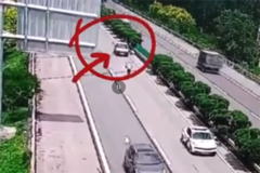 �������̫�����������ڸ�����ͣ���޳�