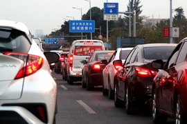 浙江丽水一卡友疲劳驾驶遭查 货主来电没想到交警接了！