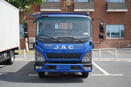 轻卡驾驶舱秒变卧铺！江淮1卡领跑速报 还有160马力安康机加持