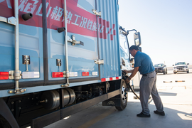 行业最高水平!40度高温宇通新能源轻卡30分钟充电52度