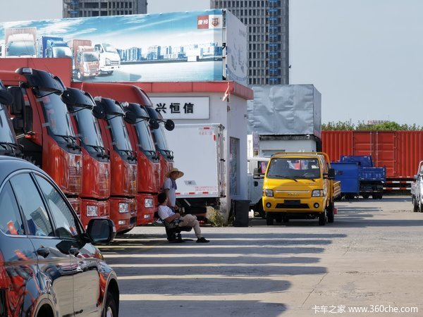纯电车型超半数 LNG重卡明显增长 8月北京卖了这些车...