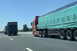 解放、欧曼不敌重汽？ 挂车违规屡见不鲜 8月北京高速过往车辆新变化
