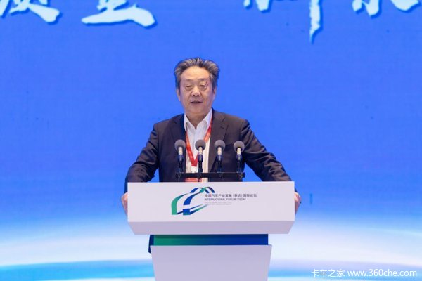 中国汽车动力电池产业创新联盟理事长董扬：新阶段的新机遇与新挑战