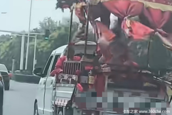 回头率杠杠的 奔驰宝马哪有货车花轿拉风？