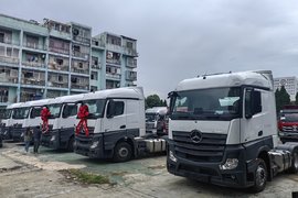 首批交车11台 上海启仓奔驰卡车交车仪式圆满举办