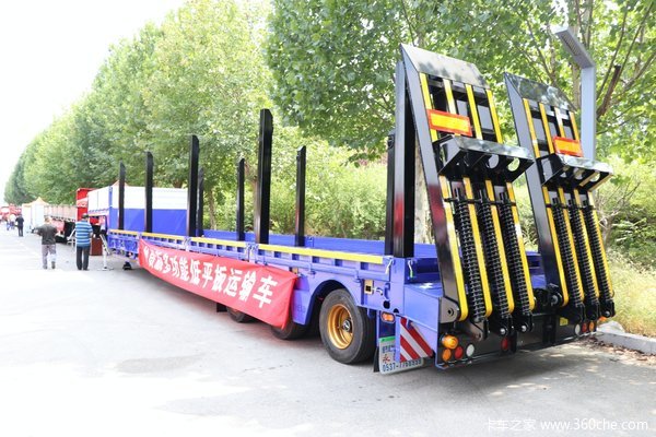 出口海外挂车盘点 18米长轿运挂车见过吗？这尺寸谁看了不迷糊！