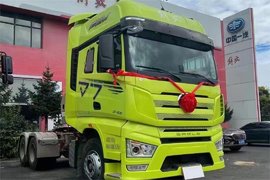 动力升级到530马力！解放J7 LNG版曝光 为天然气重卡市场再添新柴