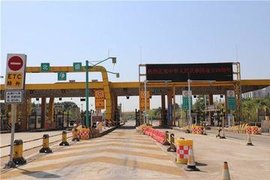 上高速时正常下高速超载 收费站：磅不同