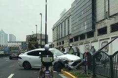 ˽�ҳ�����賵��ײ ԭ�����˾���