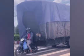 摩托+大货车？巴基斯坦的摩托拉半挂 网友：怎么刹车！？