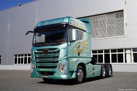 实测百公里油耗29L!解放鹰途商务舱舒适又省油!