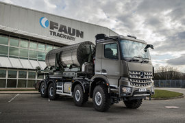 5分钟铺路50米 卡车的异样用途 “铺路神车”有没有商机？