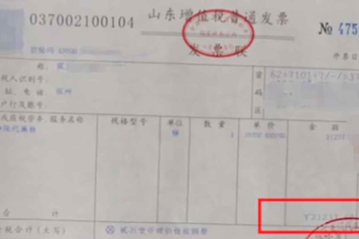 货车被风刮倒 不到15公里救援费要两万!