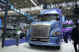 2023武汉车展:660马力的长头牵引跨越V5 动力配置朝欧标看齐