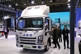 城配新时代来了！威铃V6纯电轻卡登场 配宁德时代超100度电池组