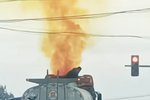 罐车气体泄露 押运员关阀门竟直接爆开