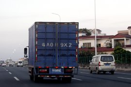 聚焦107、205国道等重点道路！深圳交警严查货车超载等