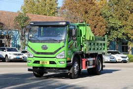 配大床更有吸引力 双层大梁轻松拉10吨 新虎6G自卸还有一体化上装