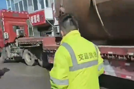赔偿1块钱、上门道歉！山西离石治超站撕毁超限证事件迎来大结局