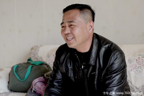 致敬奋力前行的卡车侠 以热忱战胜运输寒夜 用车轮书写奋进人生！