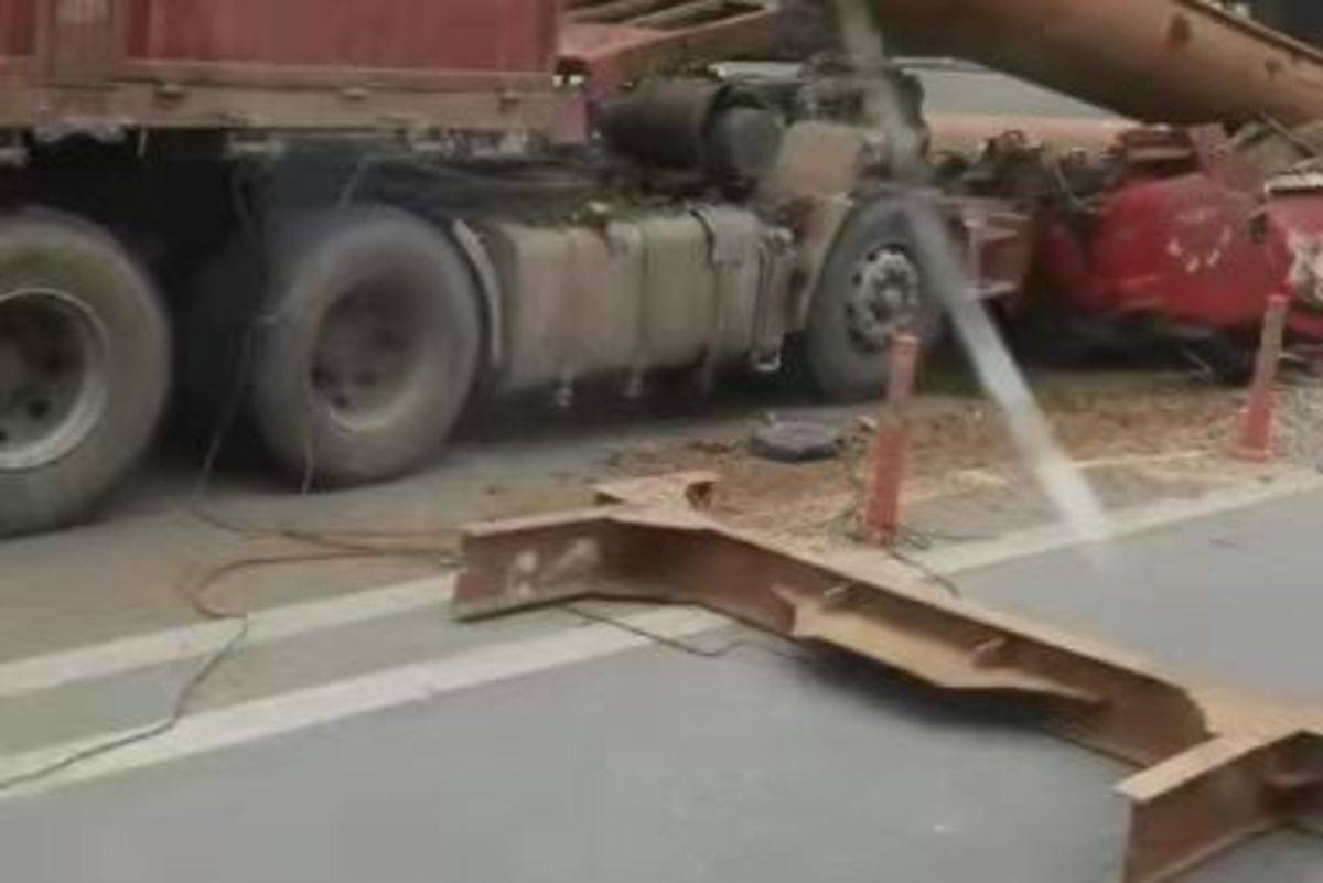 安徽牌照大货车司机在服务区死亡 警方：已排除他杀_凤凰网视频_凤凰网