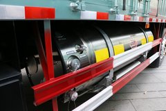 102款新车 重中轻卡全覆盖 解放年会看车进行中！