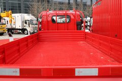 102款新车 重中轻卡全覆盖 解放年会看车进行中！