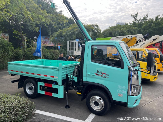 颜值吸引!广州客户一眼心动现场买下奥铃M卡随车吊&高空作业车!
