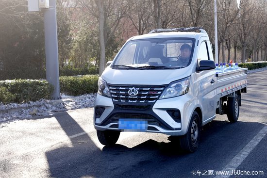 每天送水200多桶 穿梭三十条街巷风雨无阻 带你看送水师傅的一天！